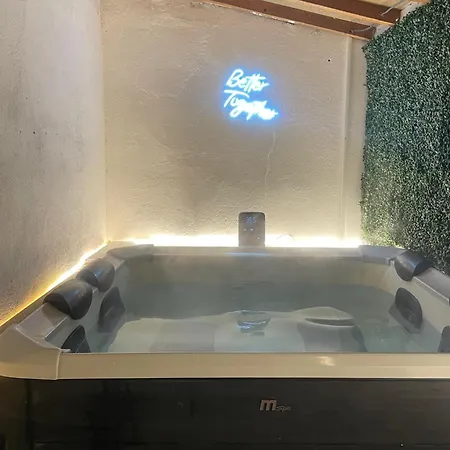 Loft Spa, Cour Arriere Privee * Labruguière